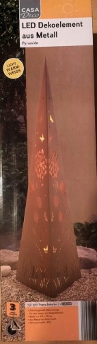 Dekoracja LED metalowa do ogrodu piramida 20 x 70 cm Casa Deco